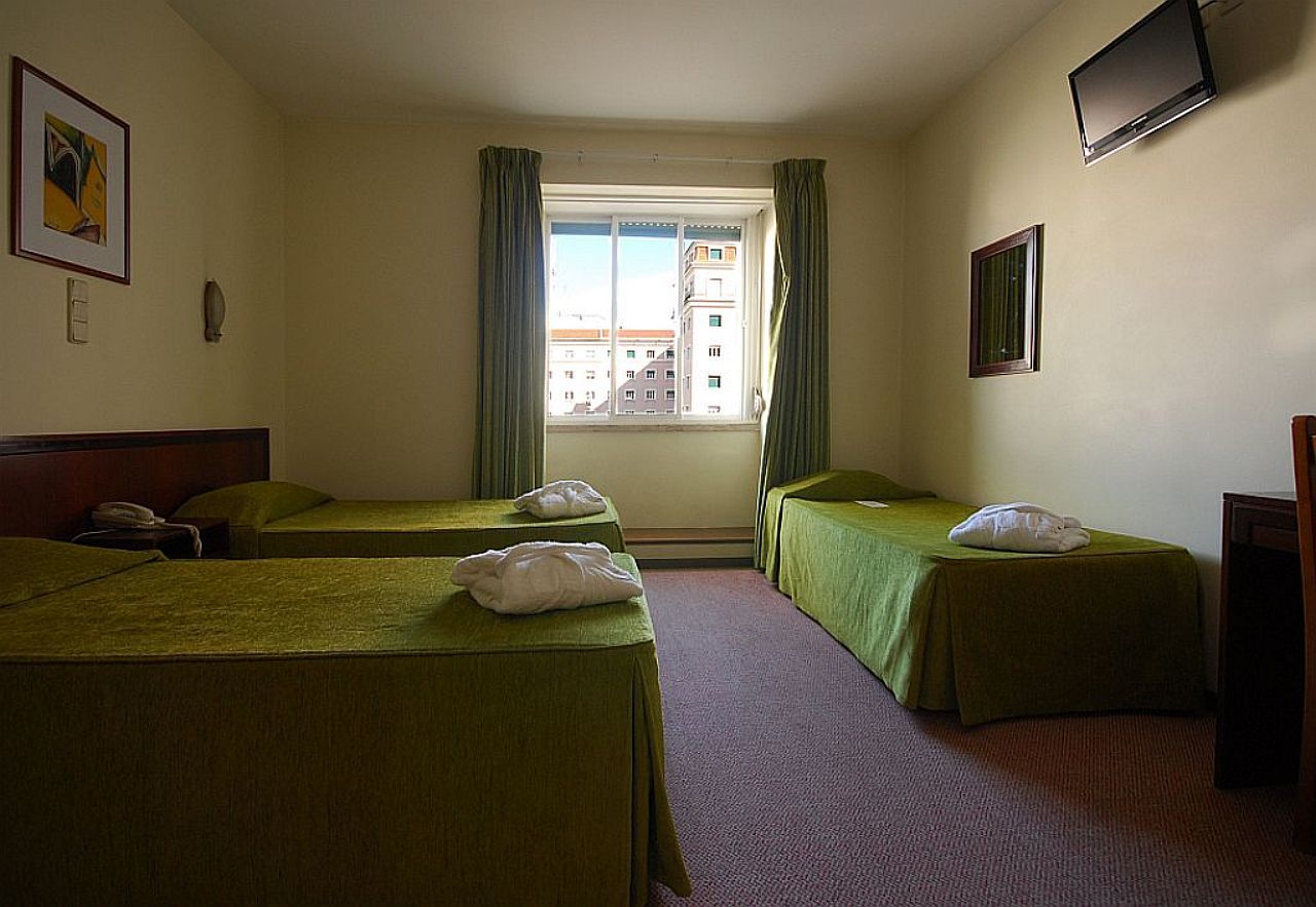 Residencial Do Areeiro Hotel Lisbon Bagian luar foto