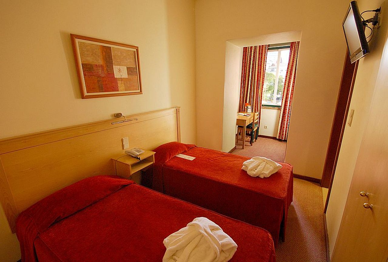 Residencial Do Areeiro Hotel Lisbon Bagian luar foto